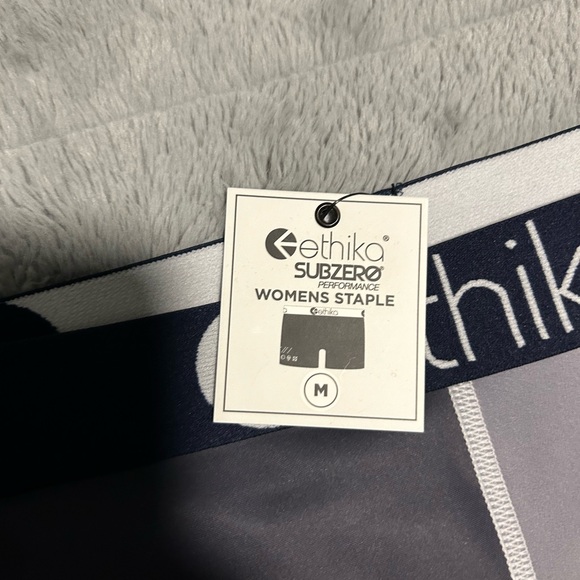 NWT Ethica sz M Subzero performance women’s staple - Picture 3 of 4